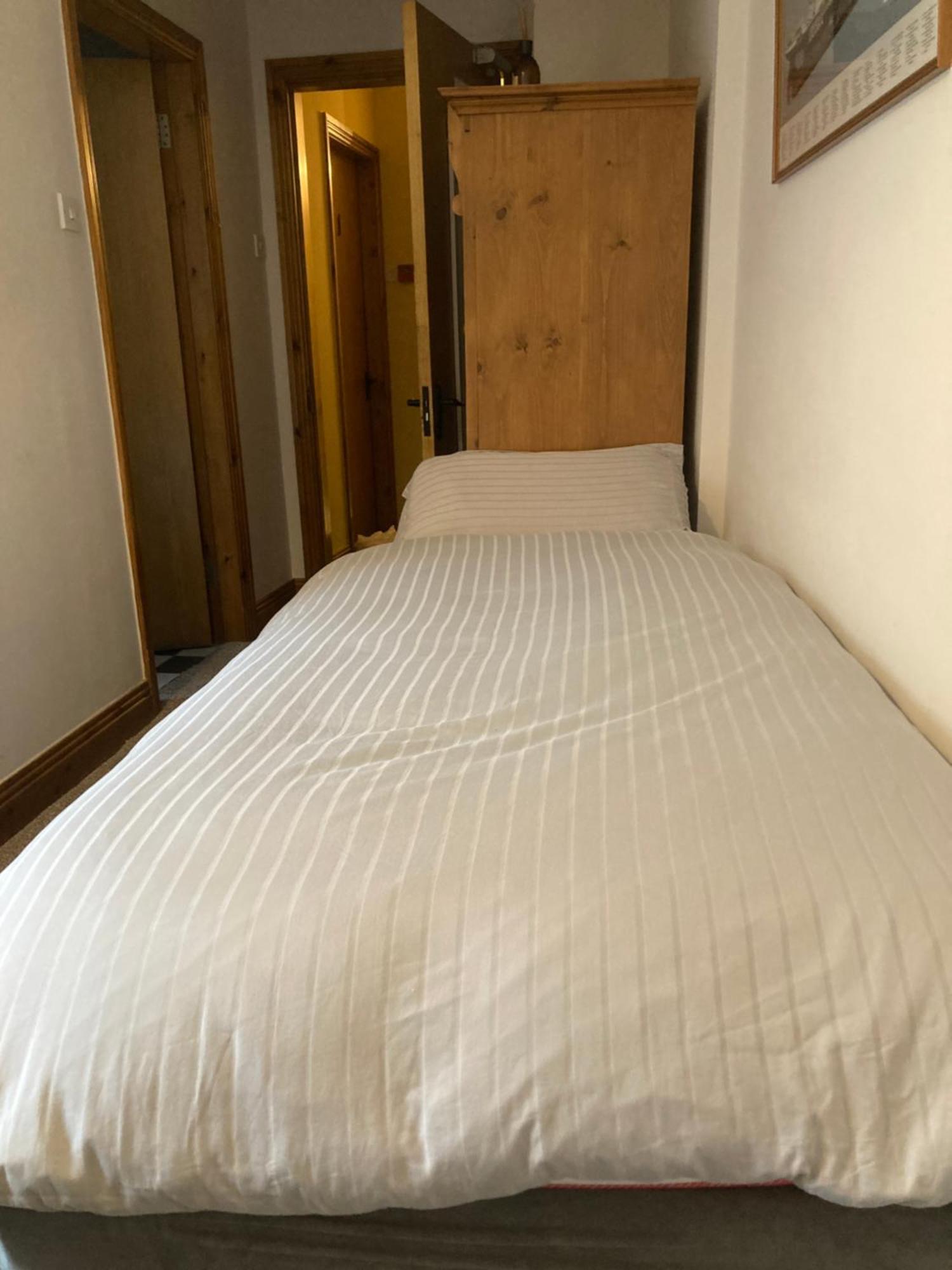 Ashes Seafood Restaurant Accommodation 丁格尔 外观 照片