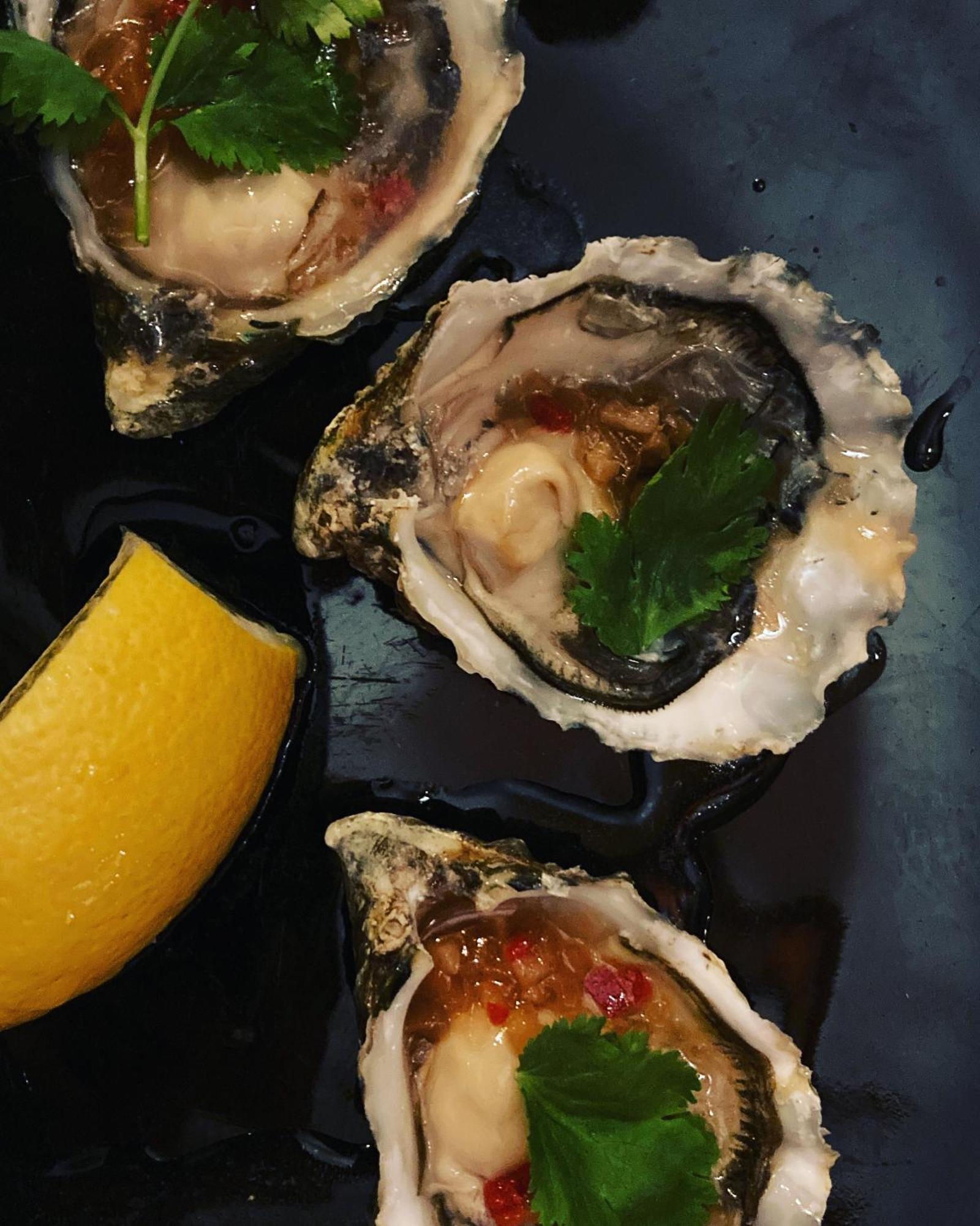 Ashes Seafood Restaurant Accommodation 丁格尔 外观 照片